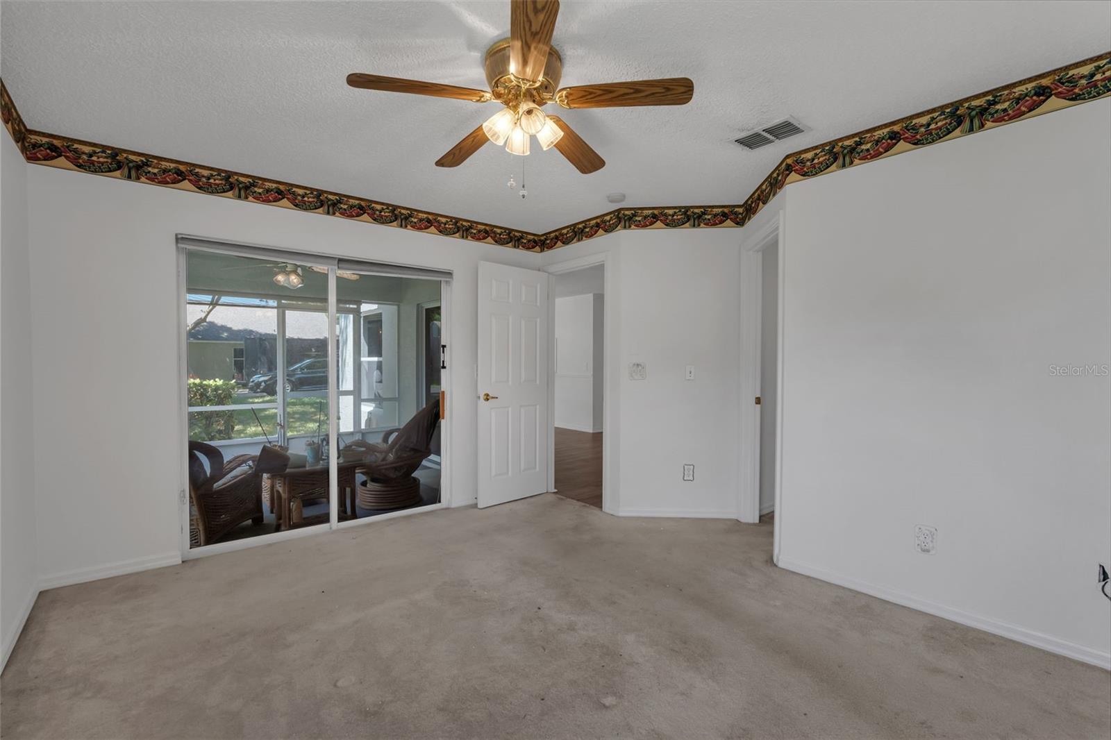 3871 Eversholt St Property Photo 8