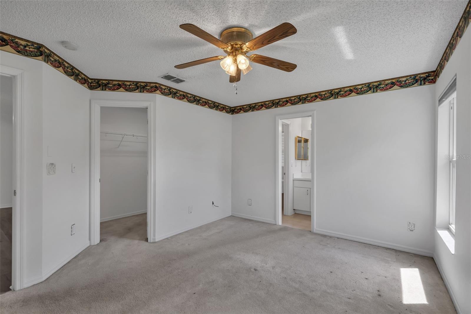 3871 Eversholt St Property Photo 18