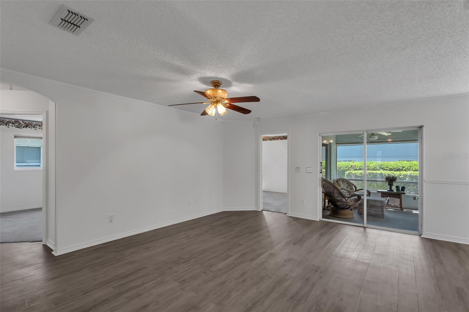 3871 Eversholt St Property Photo 29