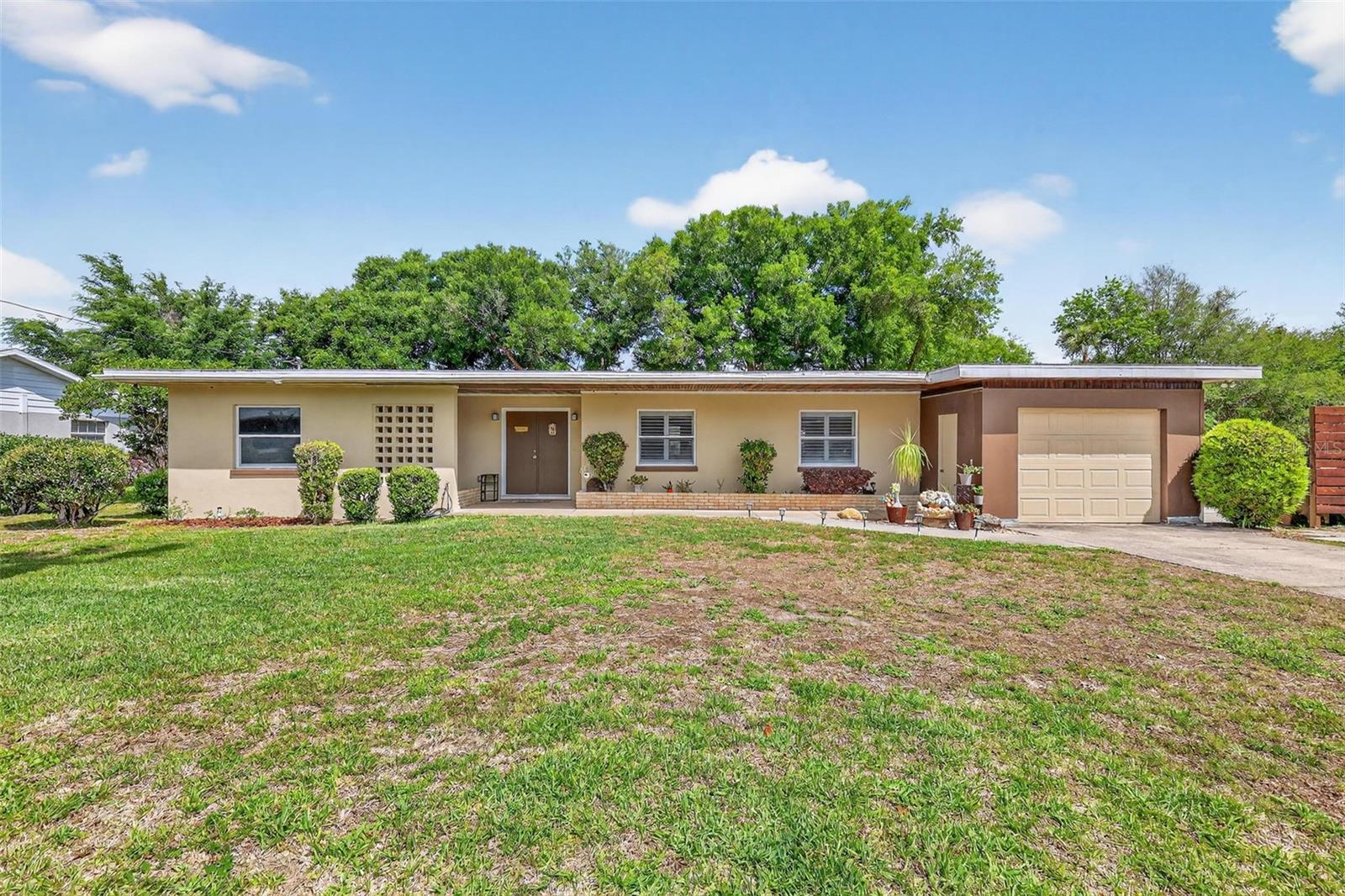17923 FLORIDA ST Property Photo 1