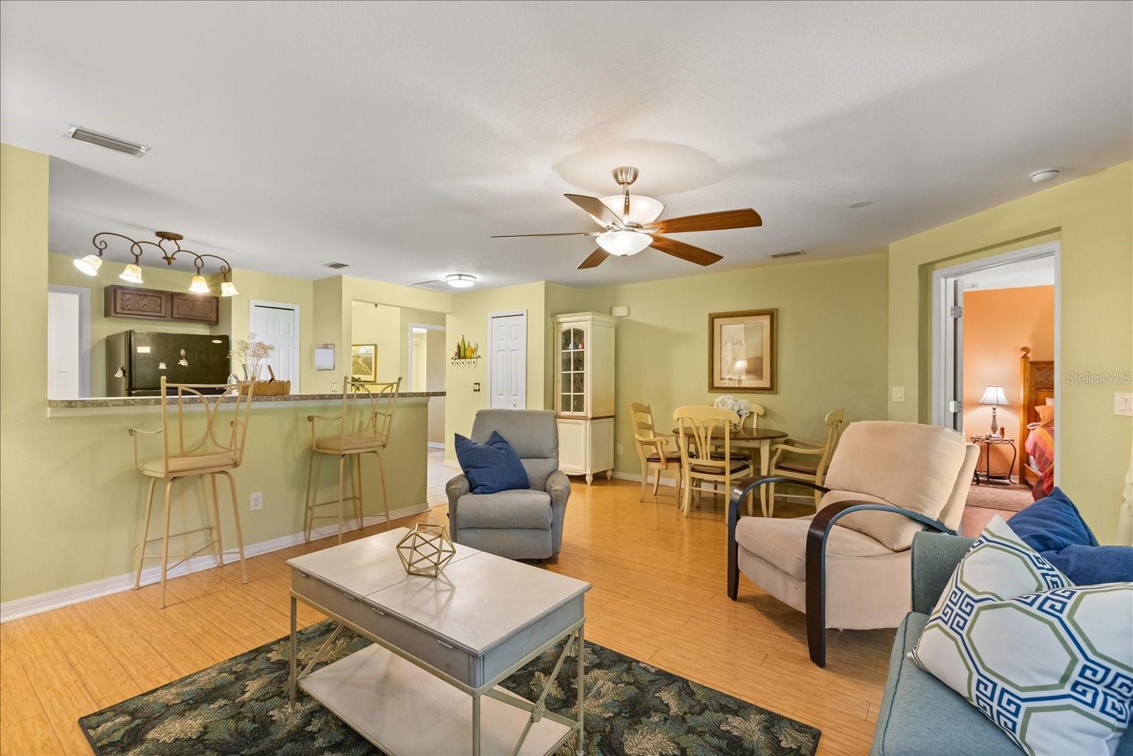 26921 White Plains Way Property Photo 4
