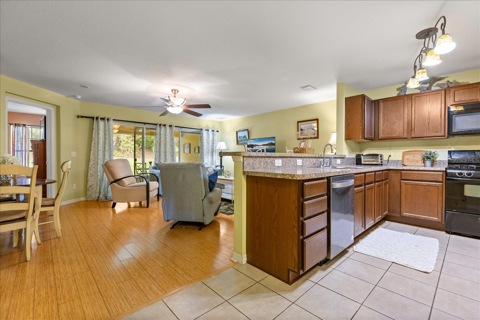 26921 White Plains Way Property Photo 13