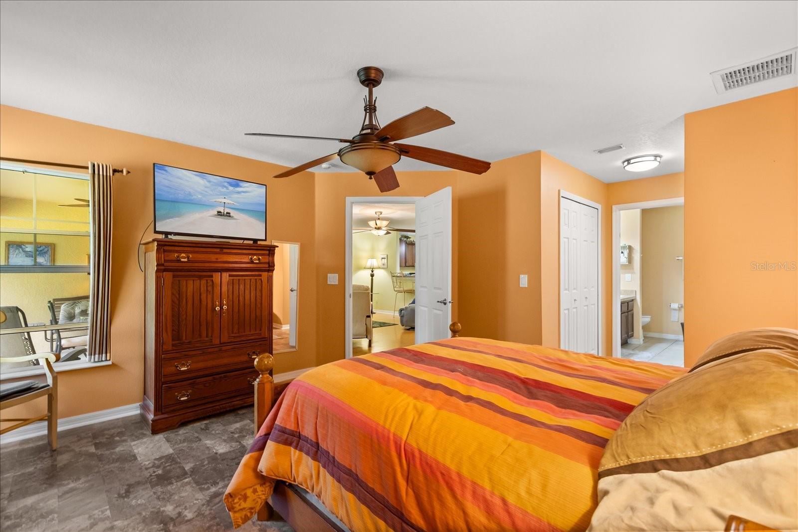 26921 White Plains Way Property Photo 17