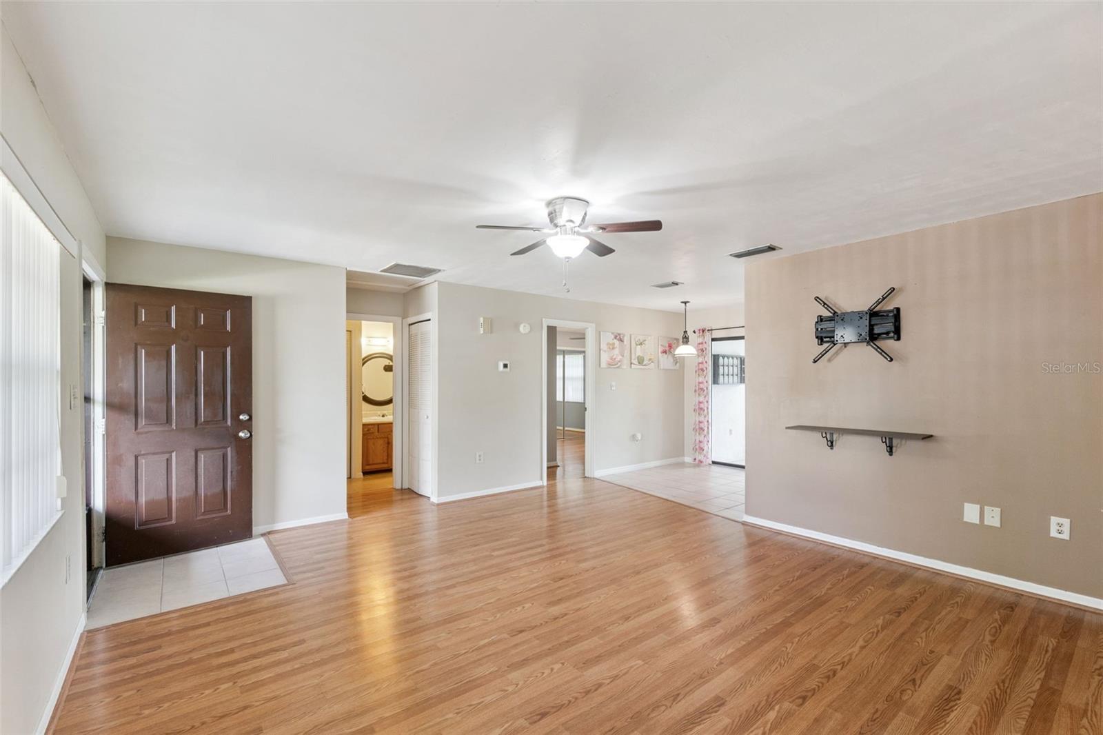 12418 Orangewood Cir Property Photo 3