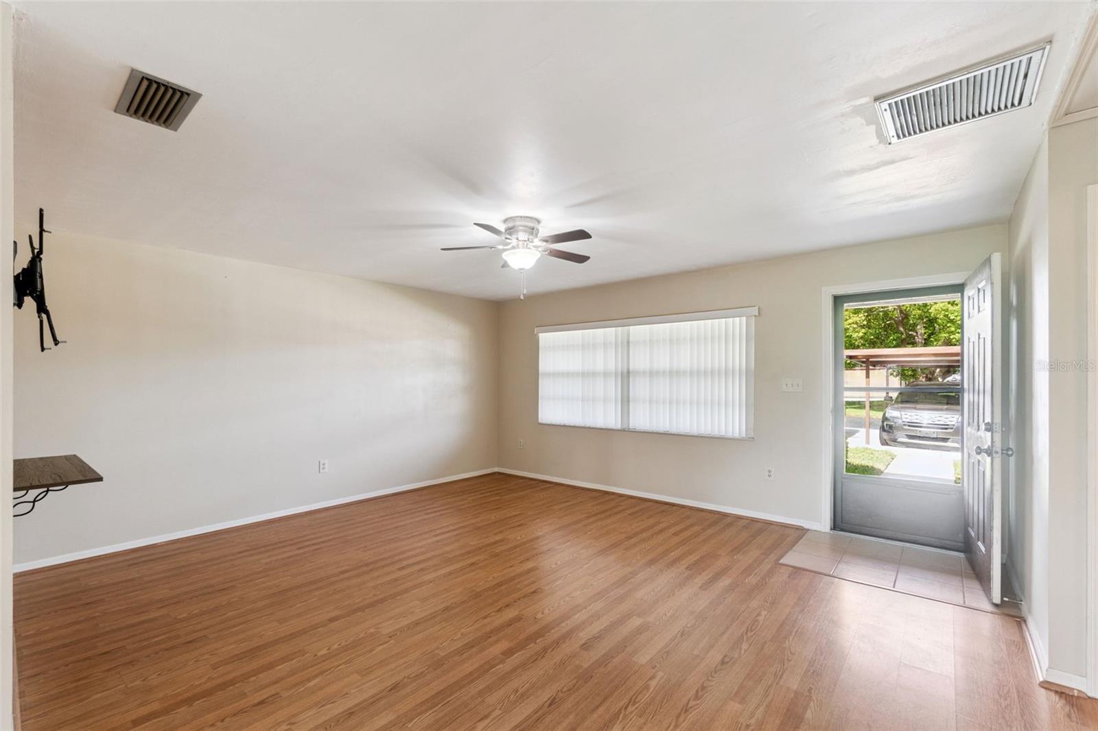 12418 Orangewood Cir Property Photo 4
