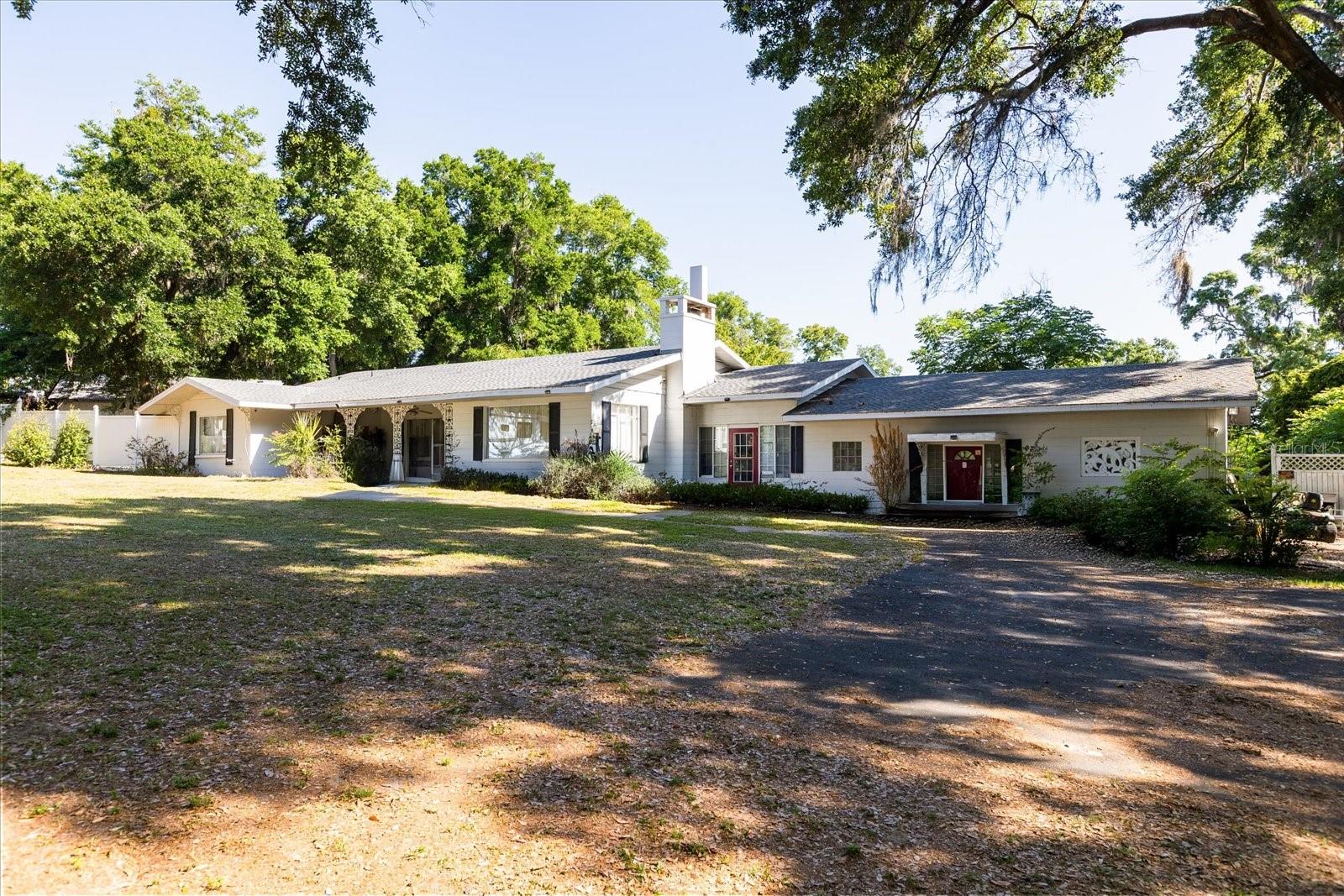 1505 E Crooked Lake Dr Property Photo 1