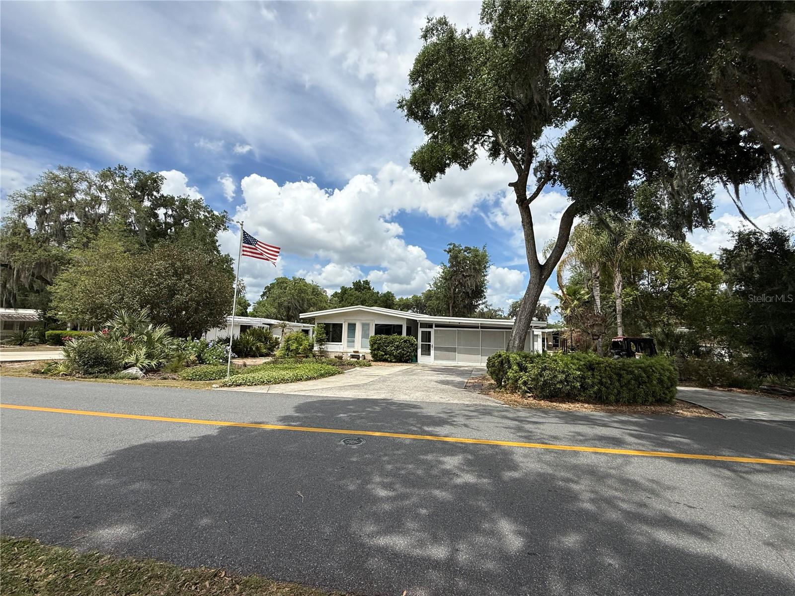 9 S Bobwhite Rd Property Photo 2