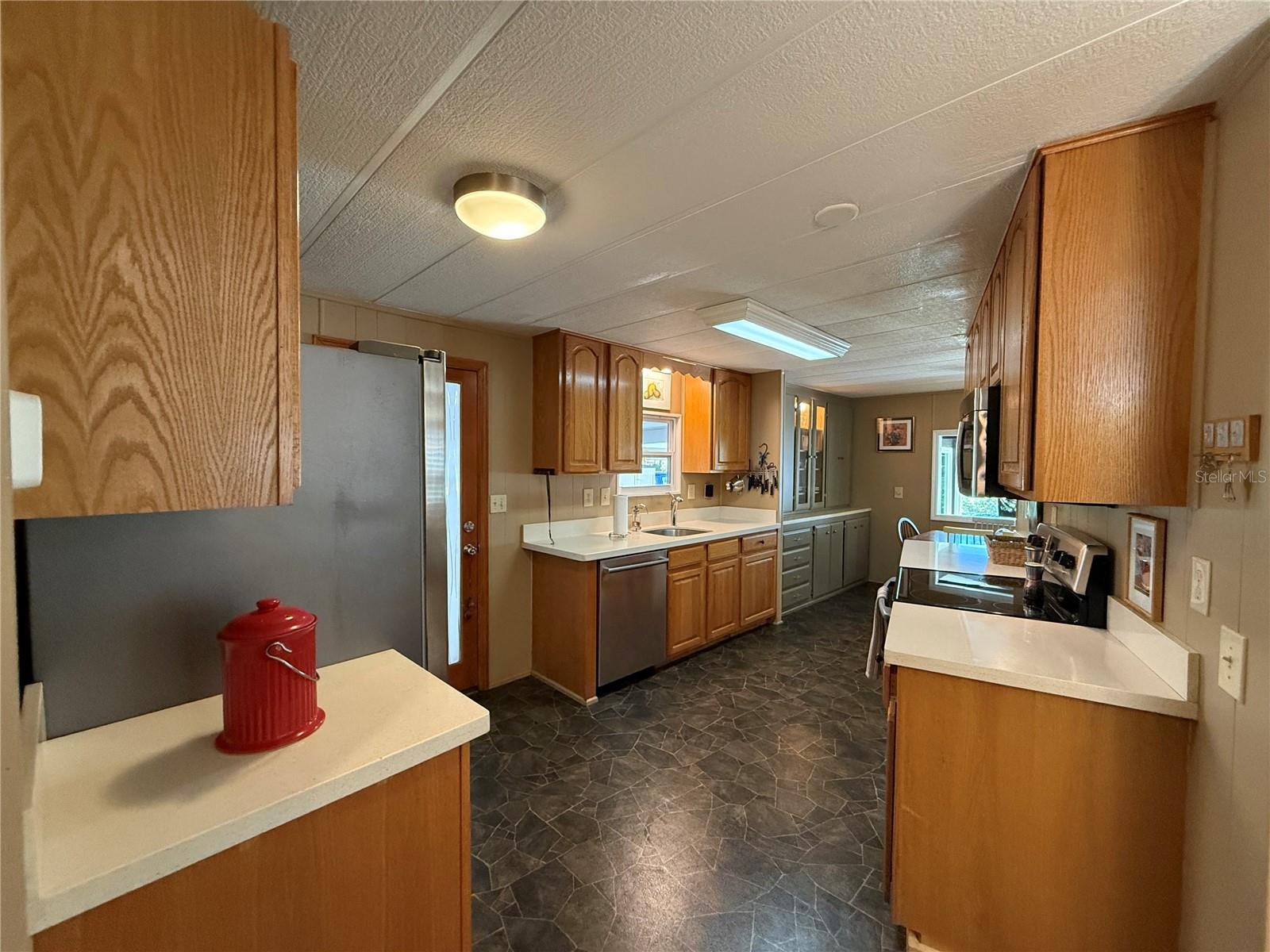 9 S Bobwhite Rd Property Photo 8