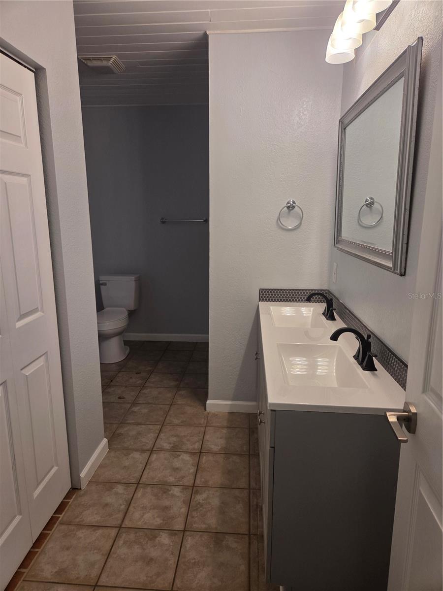 101 E Atwater Ave Property Photo 8