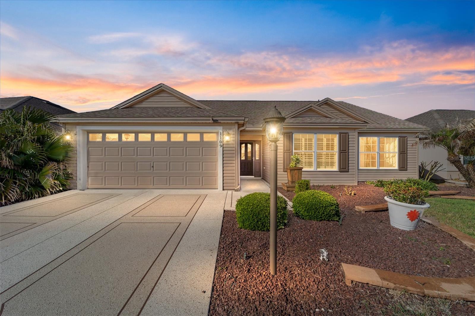 1109 Alcove Loop Property Photo 3