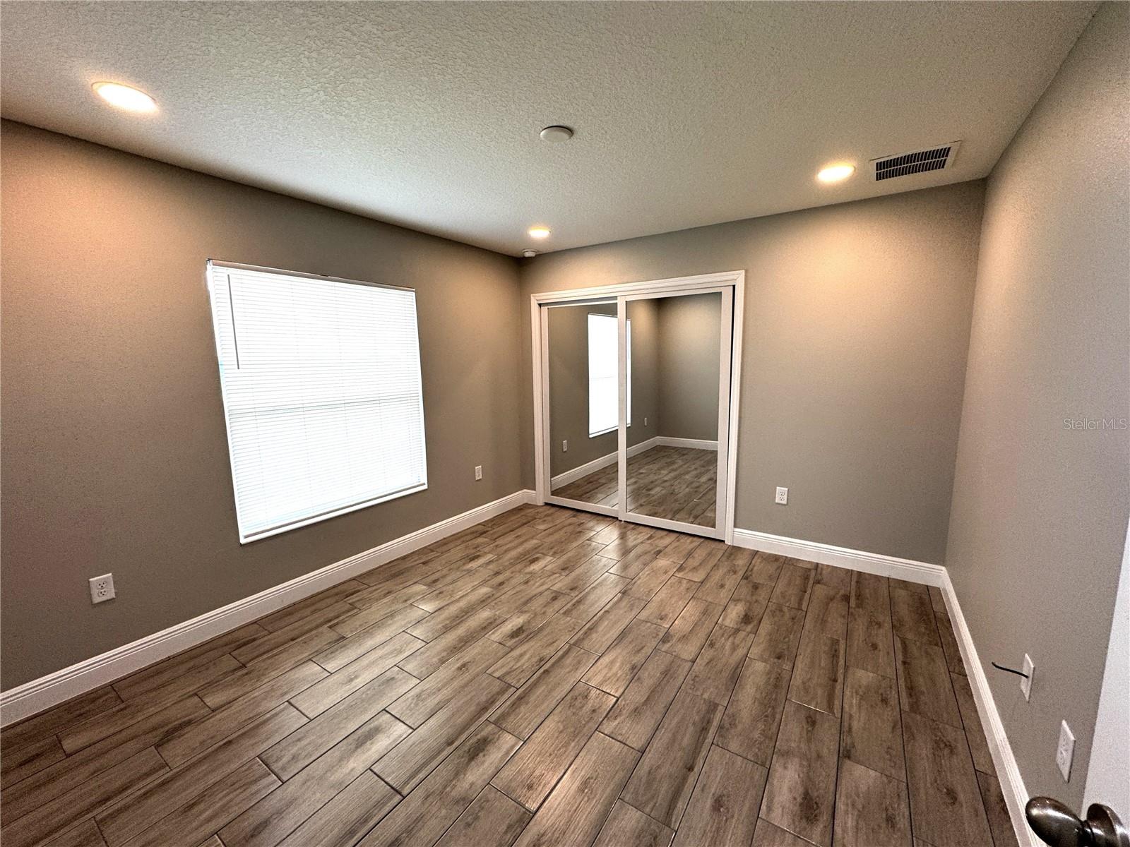 5 Olive Pl Property Photo 11