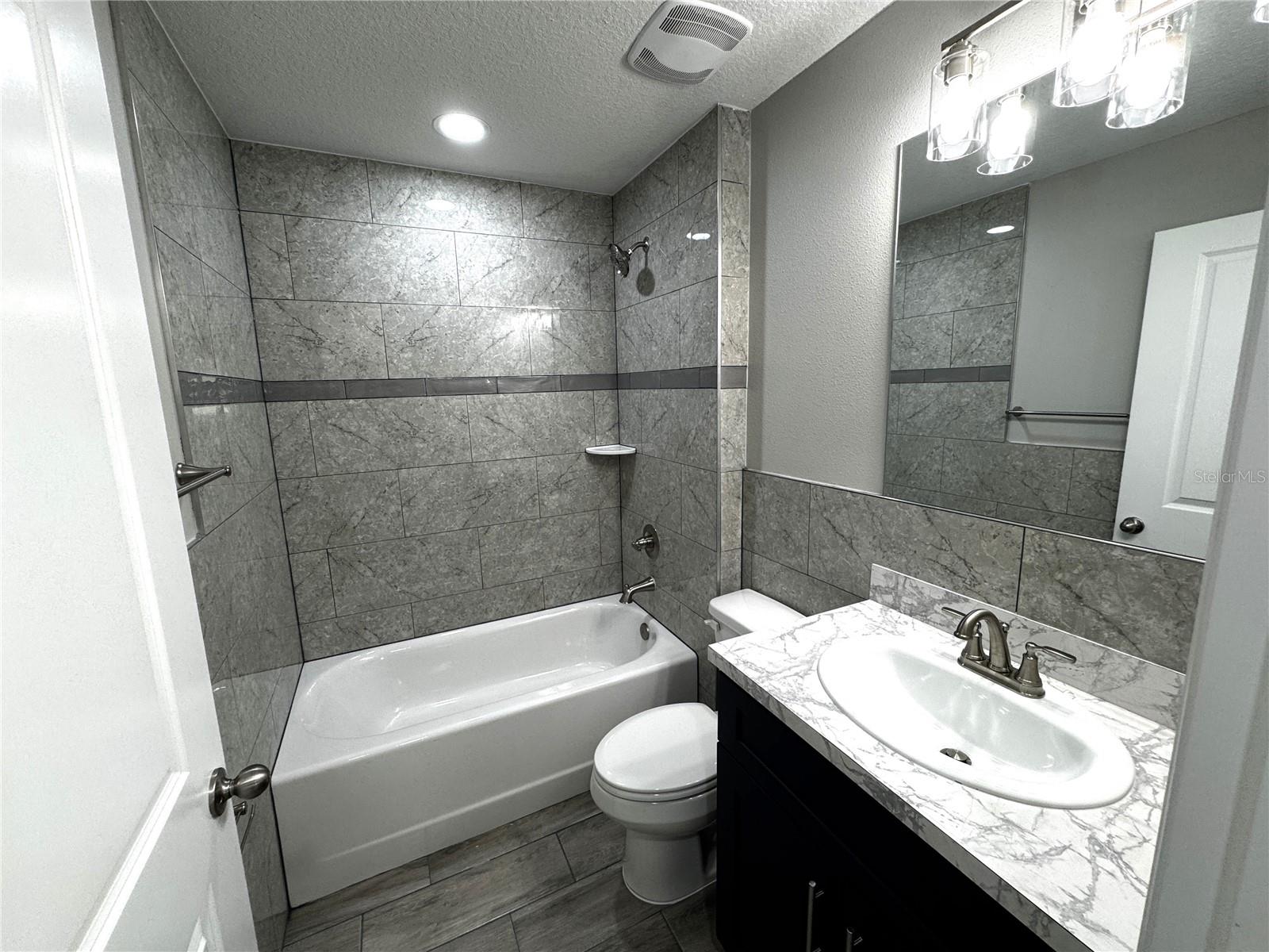 5 Olive Pl Property Photo 13