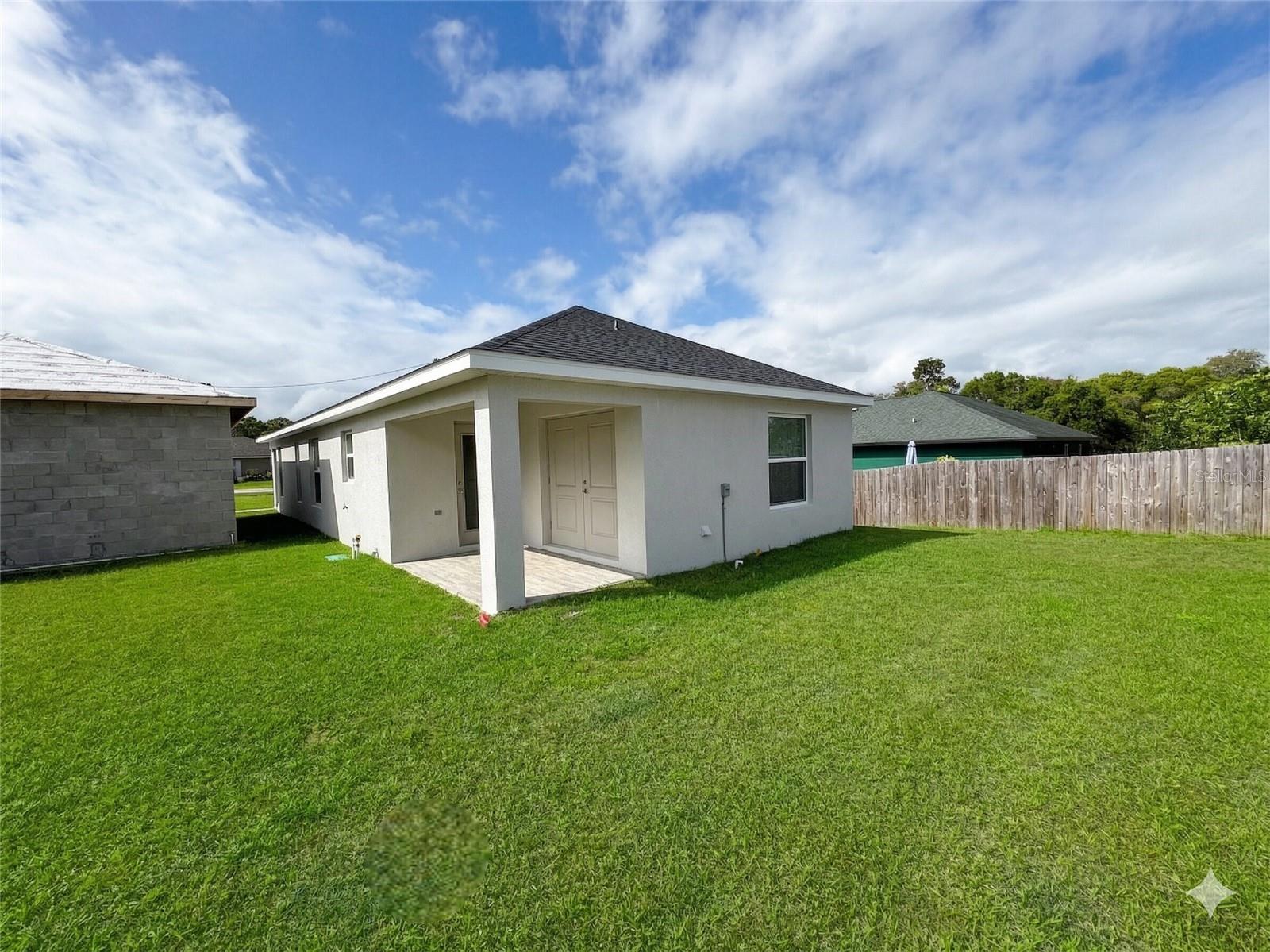 5 Olive Pl Property Photo 14