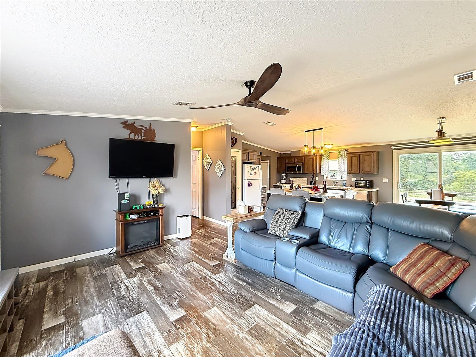 8108 Sergeant Pepper Dr Property Photo 16