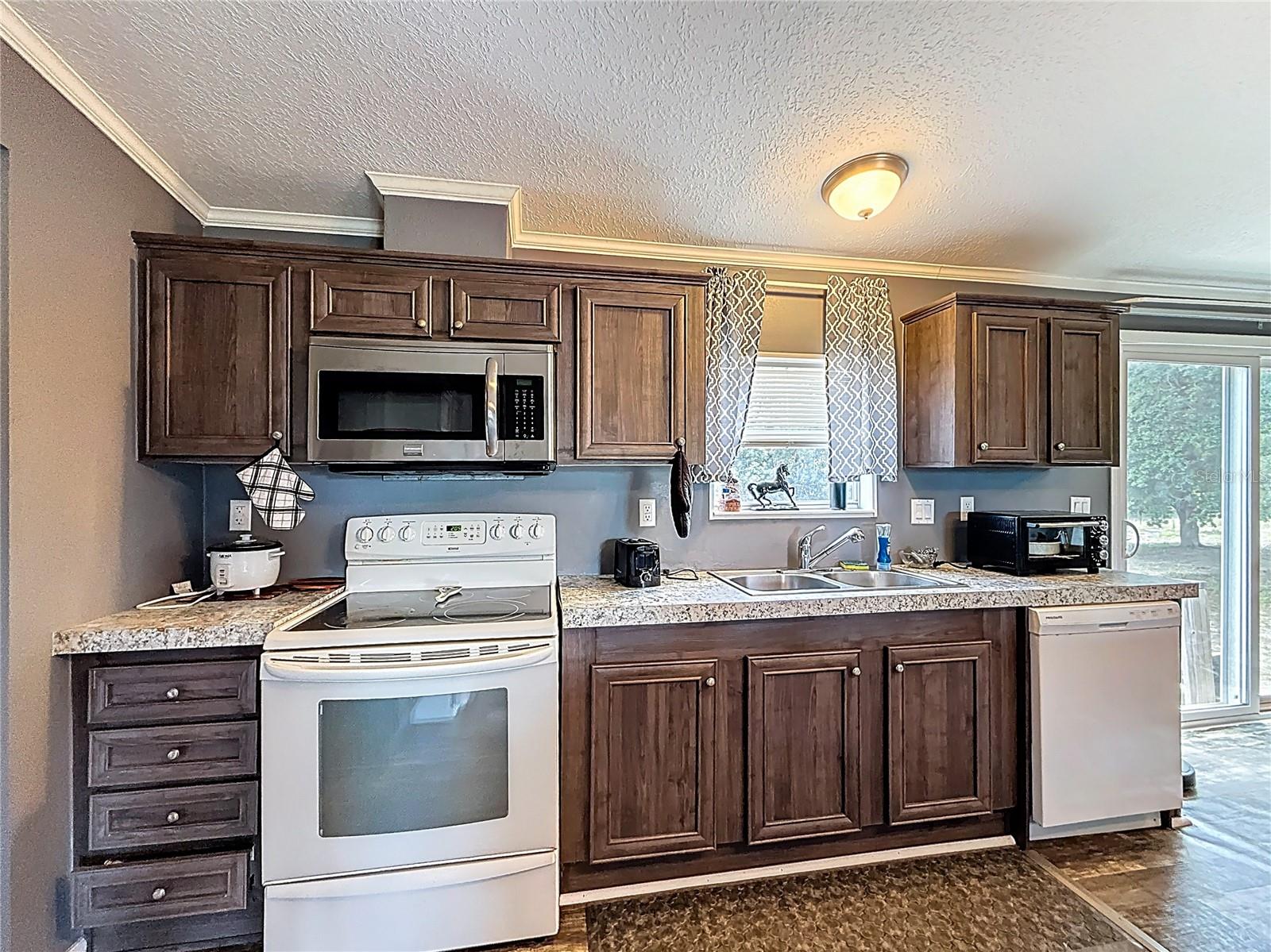 8108 Sergeant Pepper Dr Property Photo 17