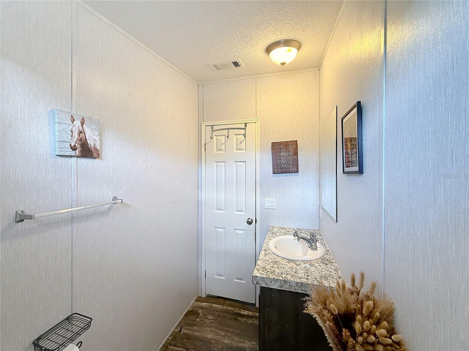 8108 Sergeant Pepper Dr Property Photo 34