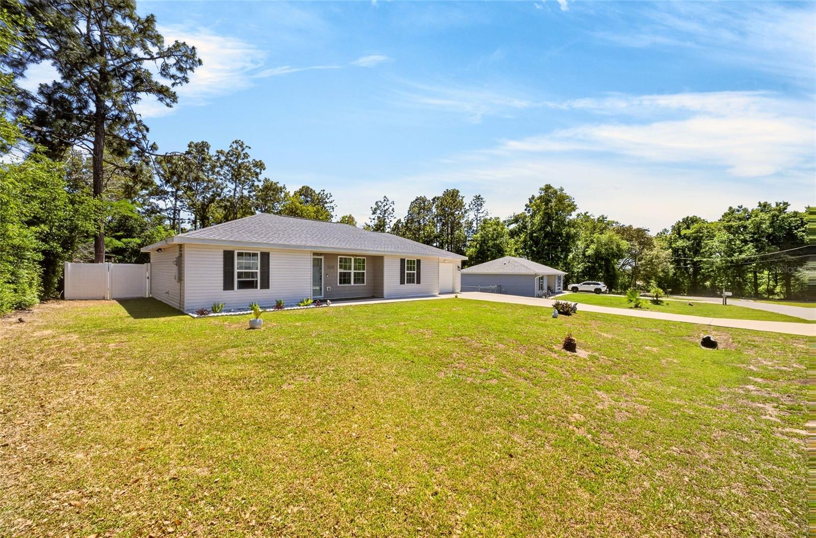 7029 Hemlock Course Property Photo 4