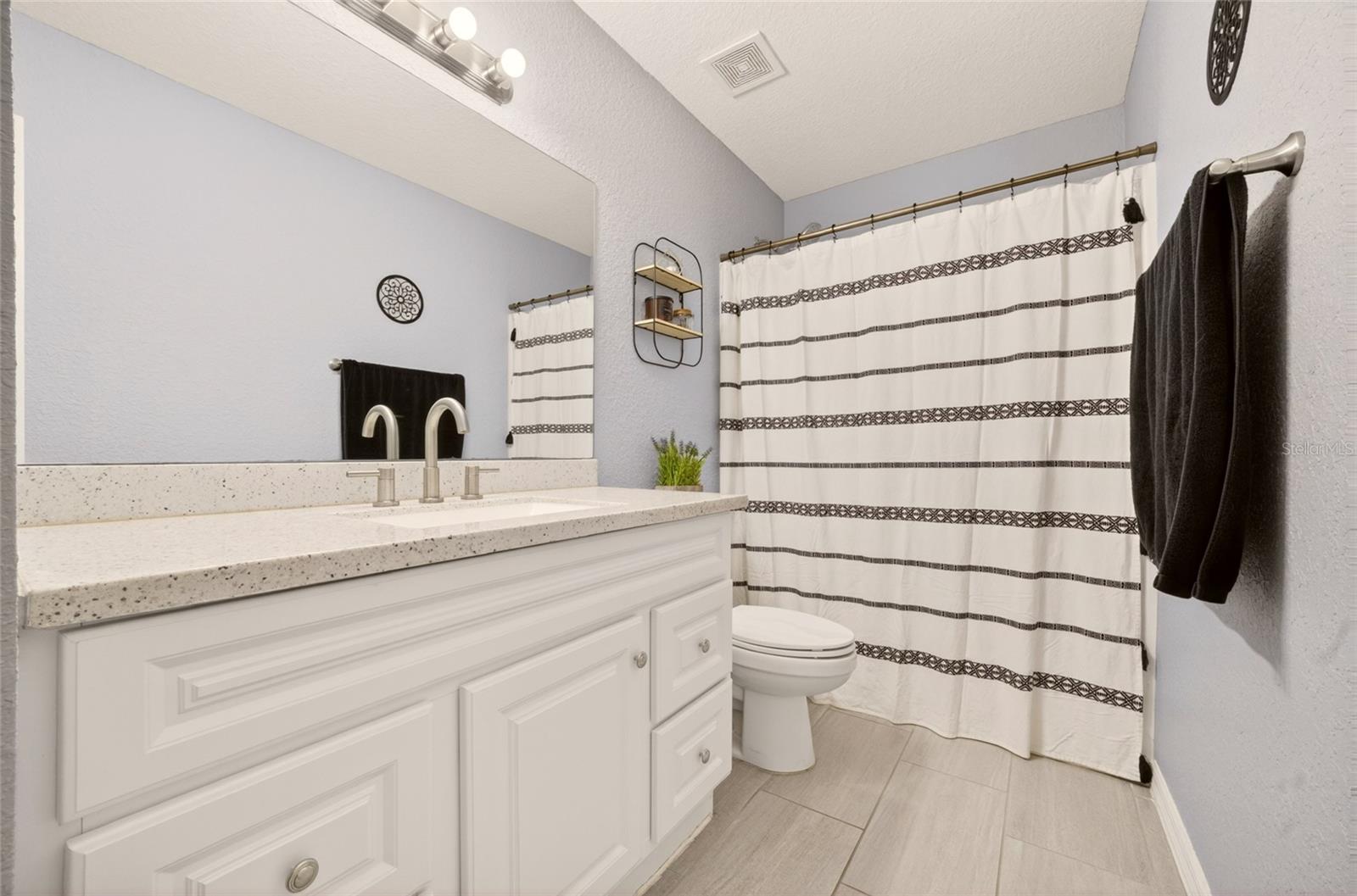 7029 Hemlock Course Property Photo 8