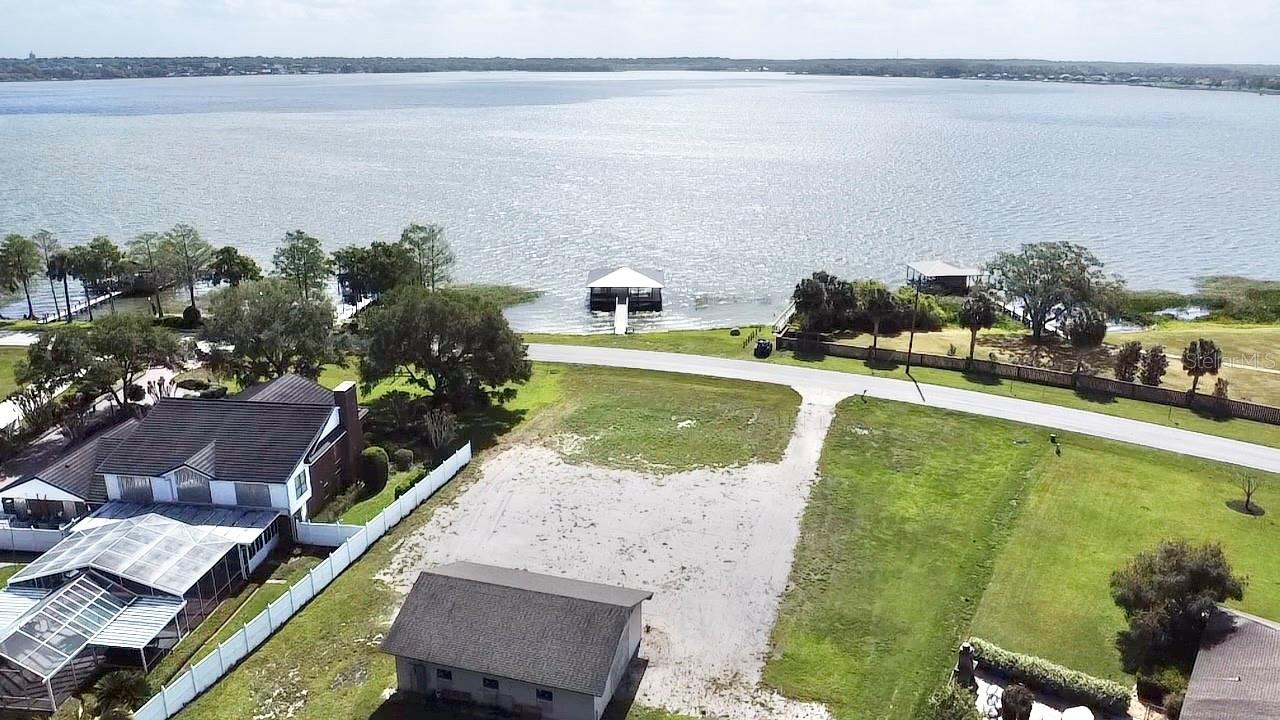 3155 Lakeshore Dr Property Photo 2