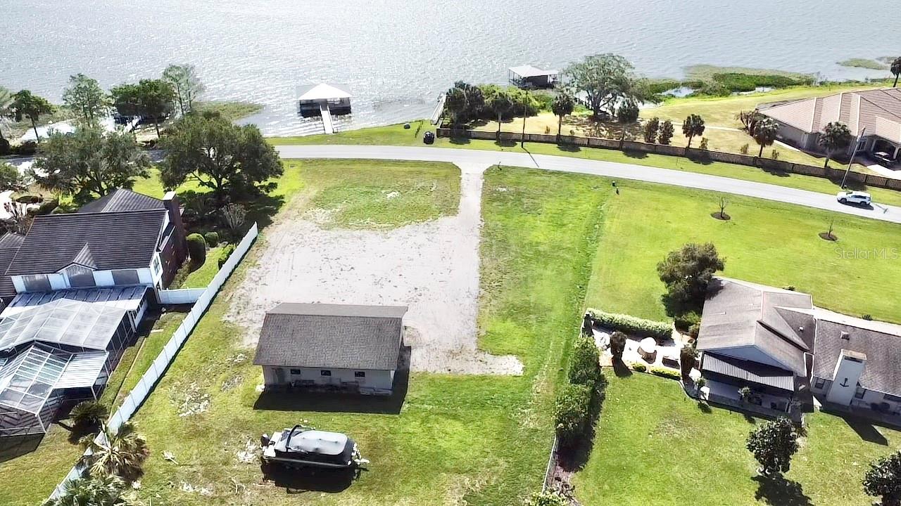 3155 Lakeshore Dr Property Photo 6