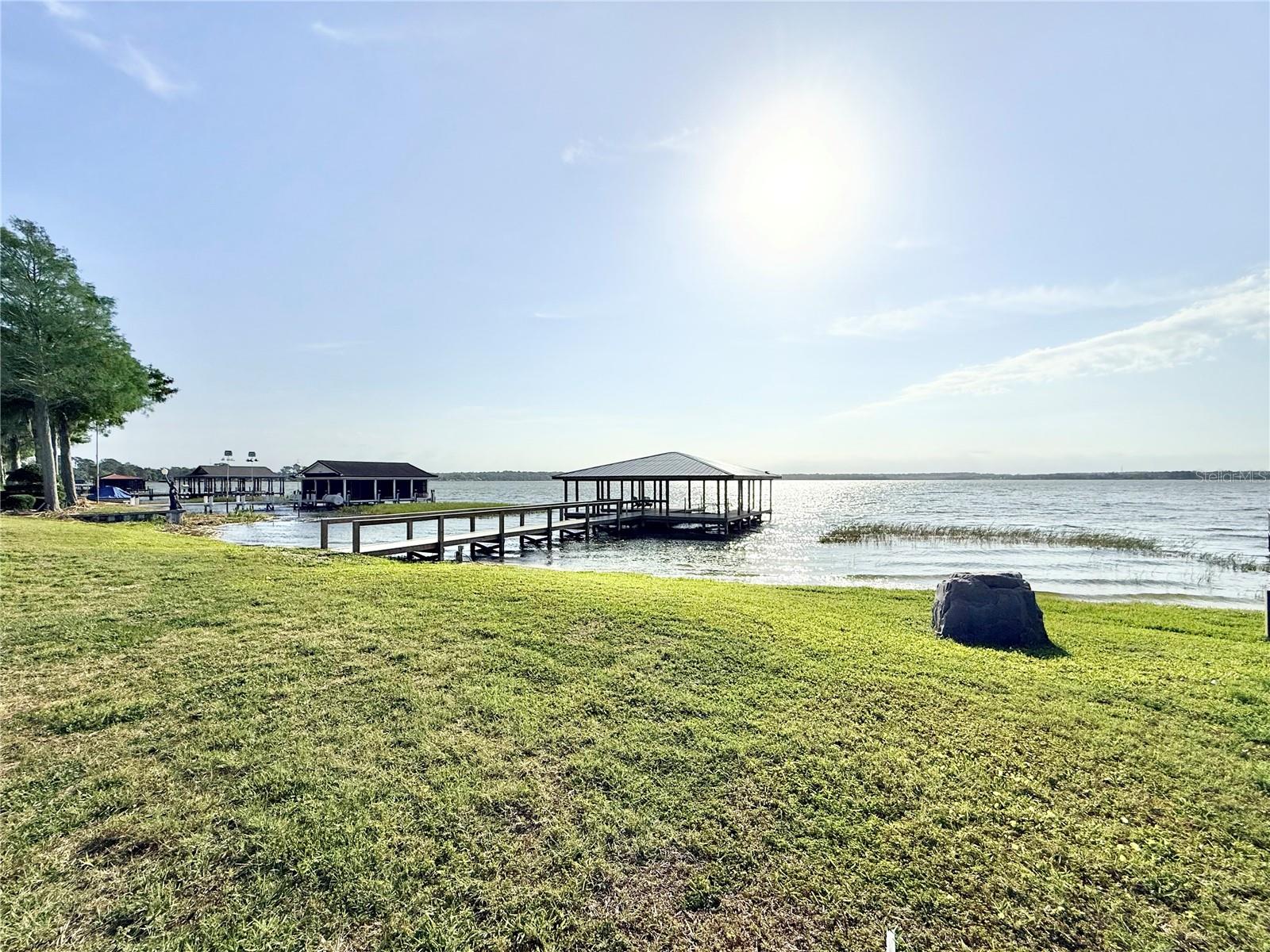 3155 Lakeshore Dr Property Photo 8
