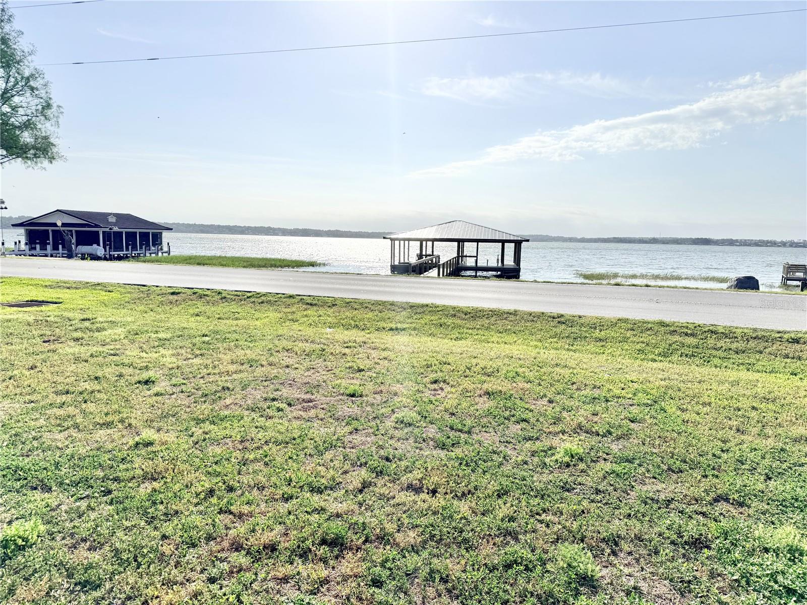 3155 Lakeshore Dr Property Photo 15