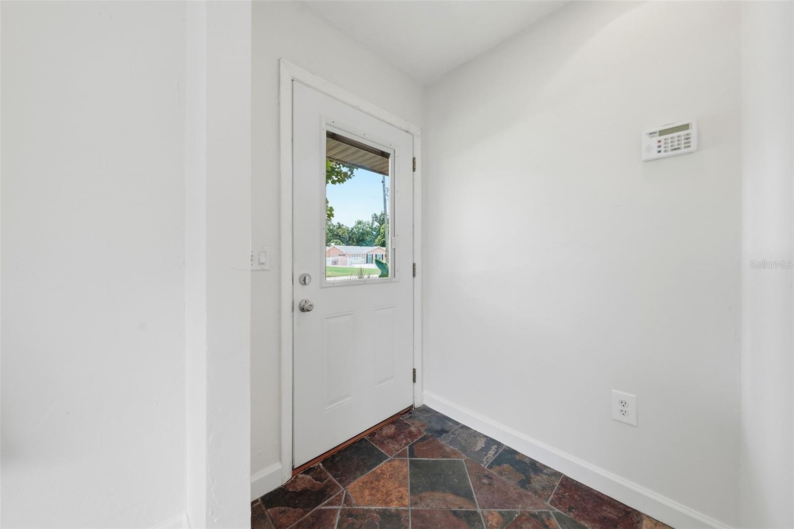 3996 Lake Eleanor Dr Property Photo 14