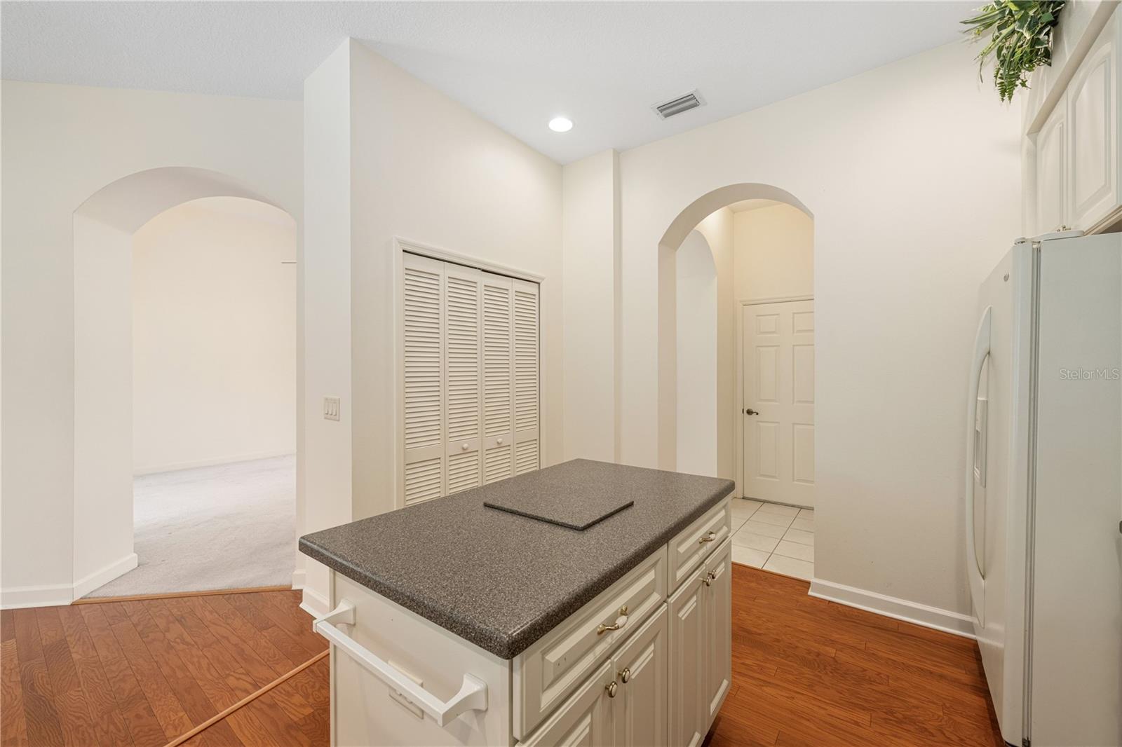 8061 Waterbury Way Property Photo 18