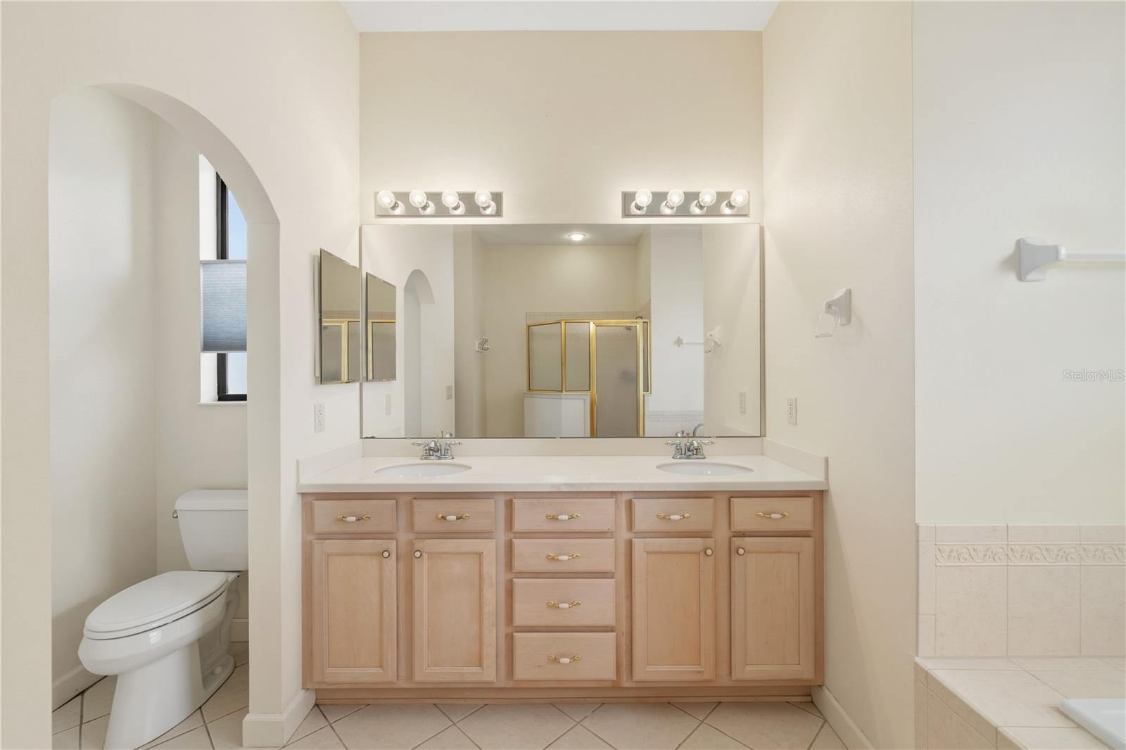 8061 Waterbury Way Property Photo 30