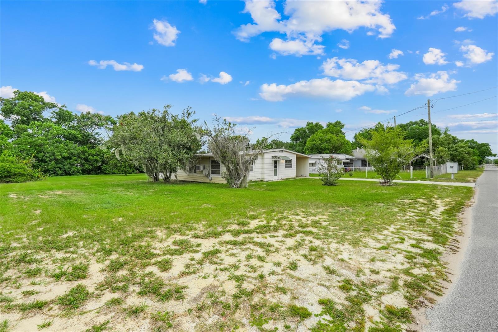 11411 Huggins St Property Photo 4