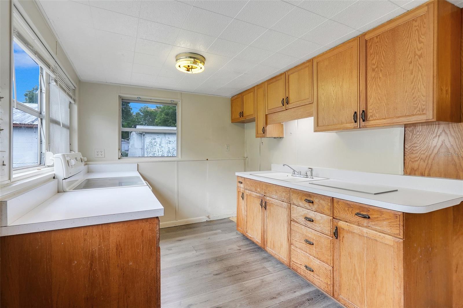 11411 Huggins St Property Photo 7