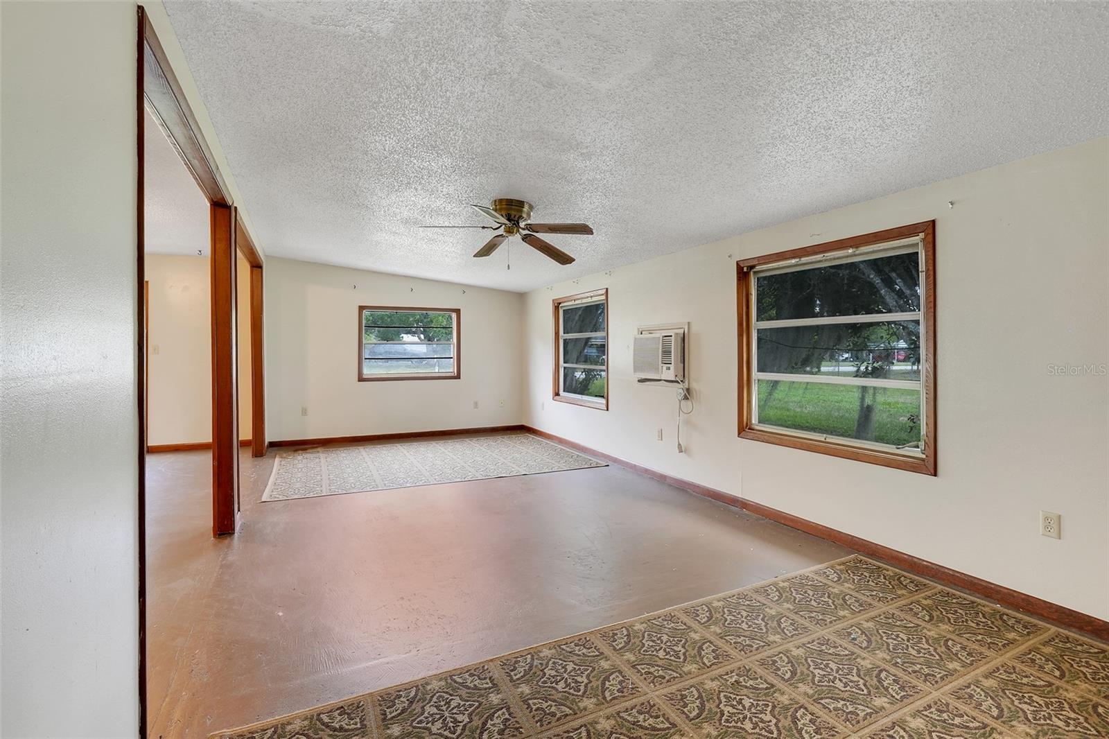 11411 Huggins St Property Photo 10