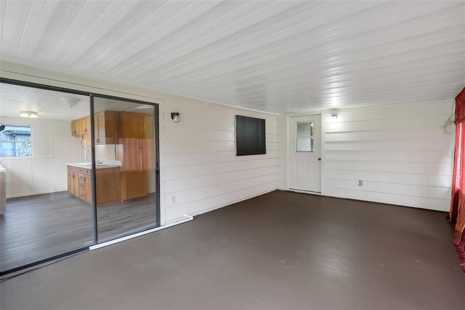 11411 Huggins St Property Photo 21