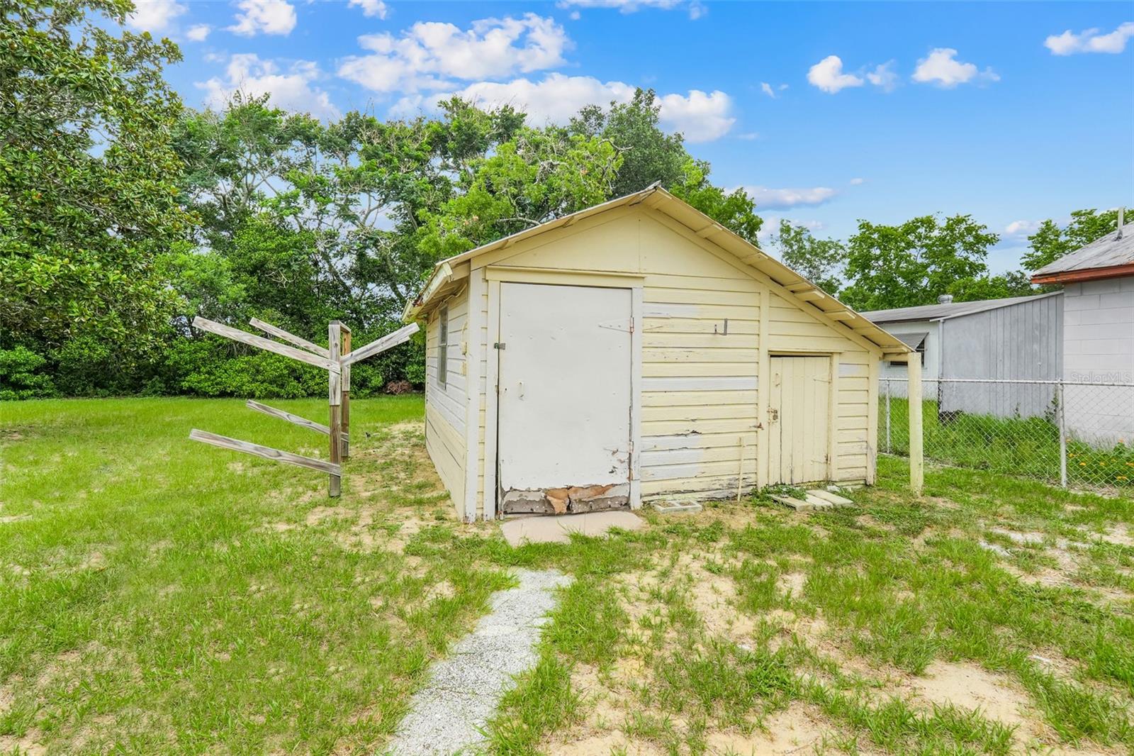11411 Huggins St Property Photo 25