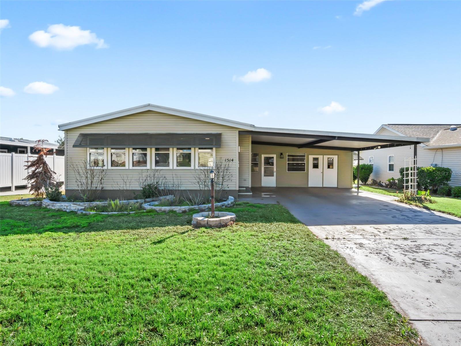 1514 Hillcrest Dr Property Photo 1
