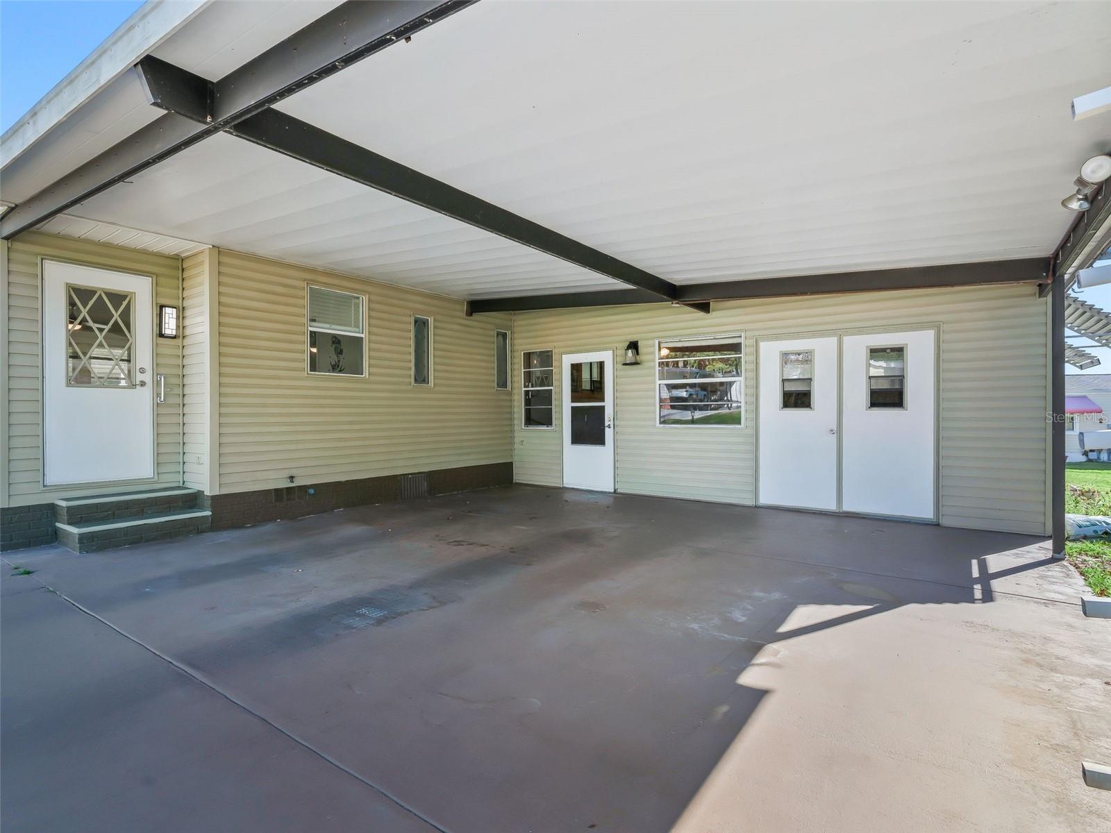 1514 Hillcrest Dr Property Photo 3