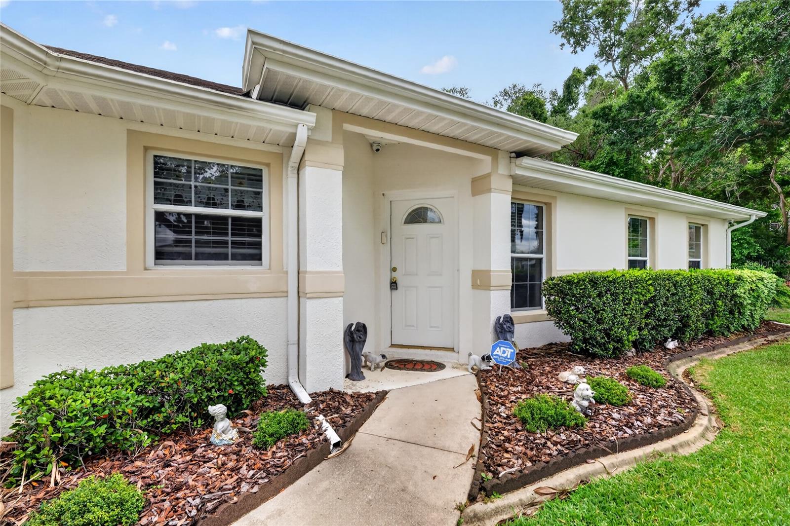 27545 Discover Ct Property Photo 3
