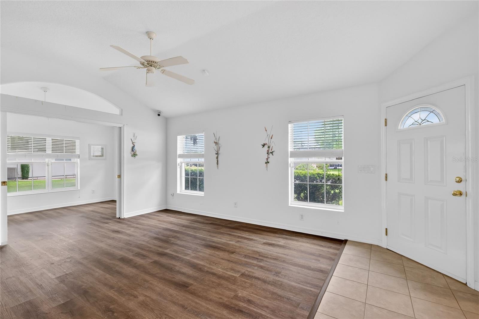 27545 Discover Ct Property Photo 6
