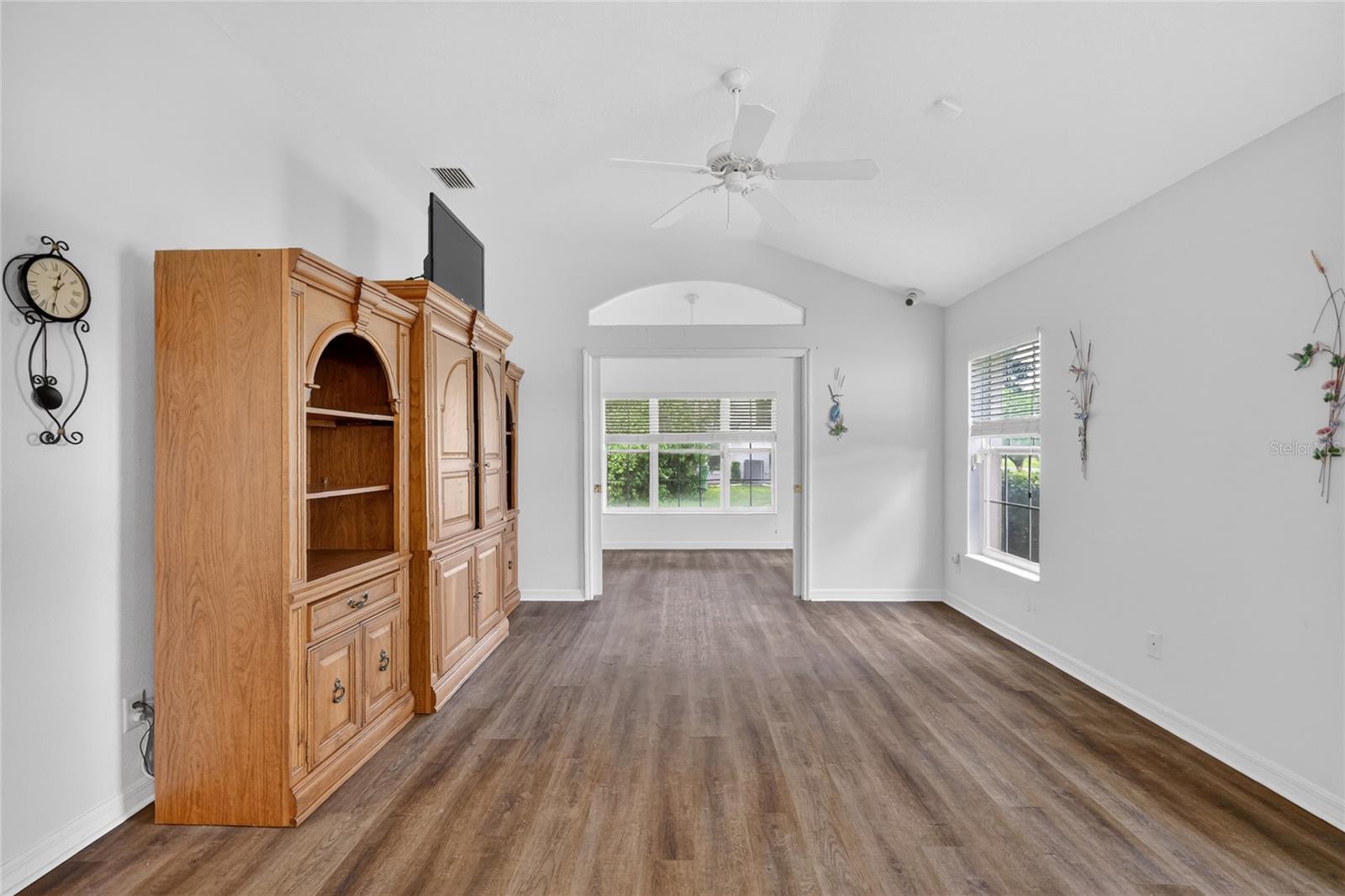 27545 Discover Ct Property Photo 7