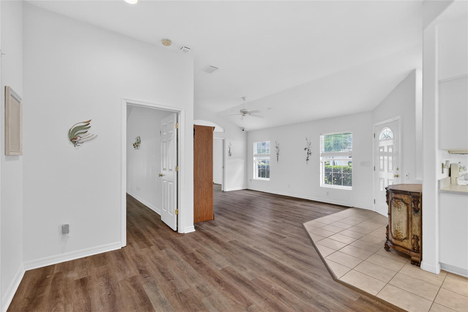 27545 Discover Ct Property Photo 9