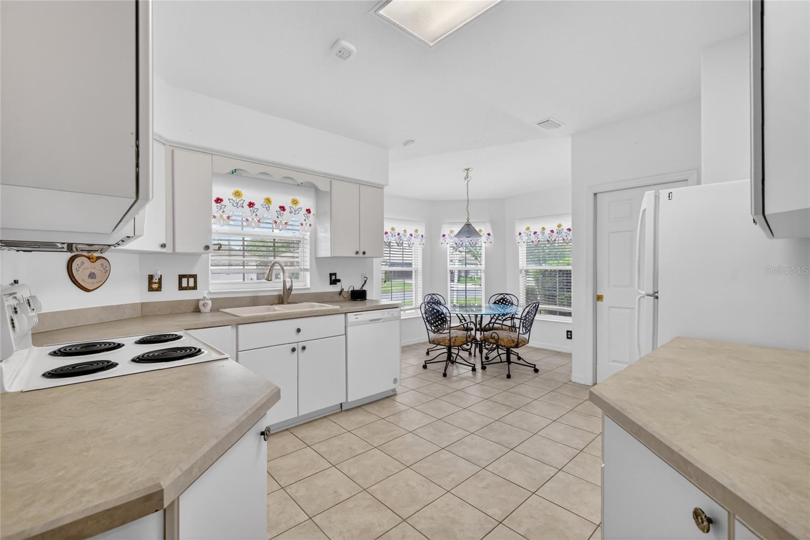 27545 Discover Ct Property Photo 12