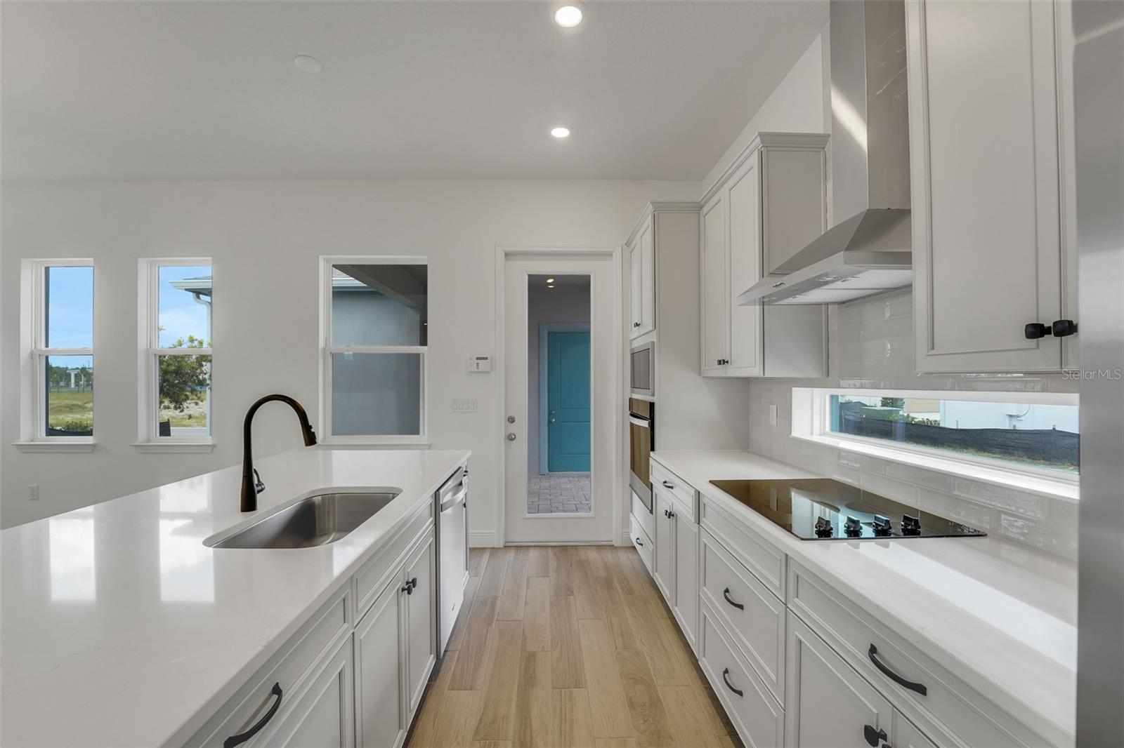 9853 Peebles St Property Photo 24