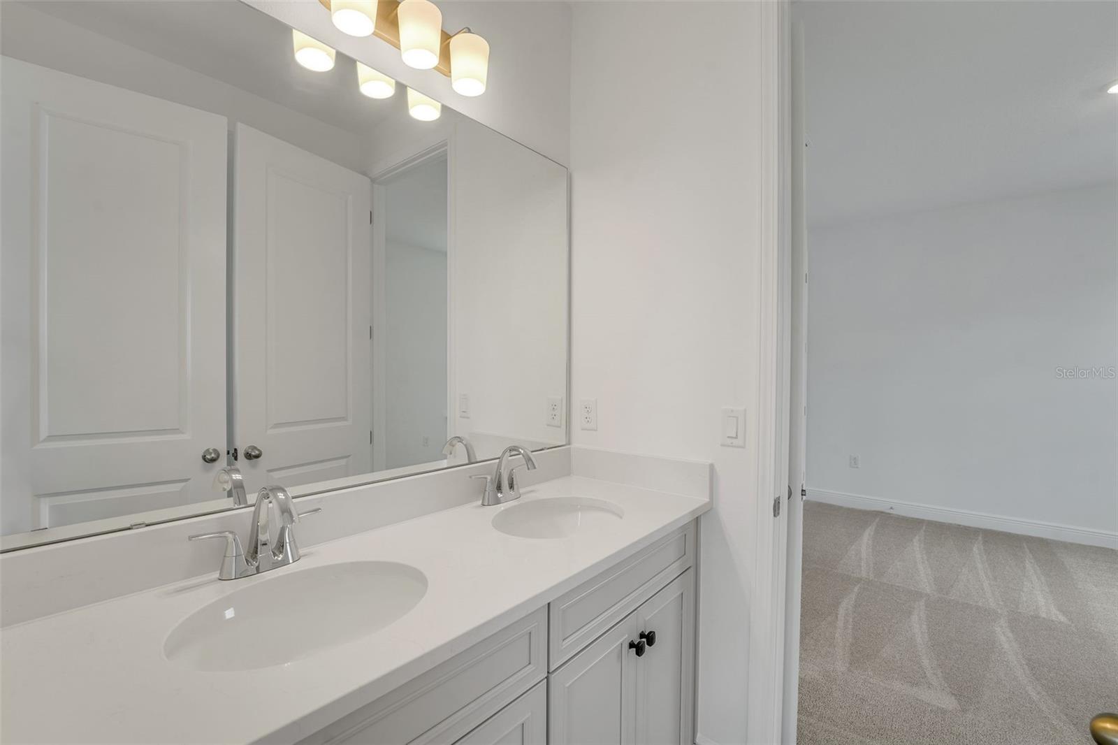 9853 Peebles St Property Photo 30