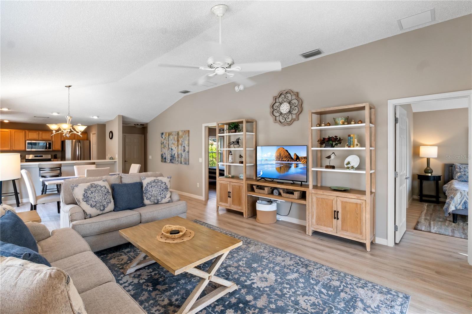 1666 Summerchase Loop Property Photo 8