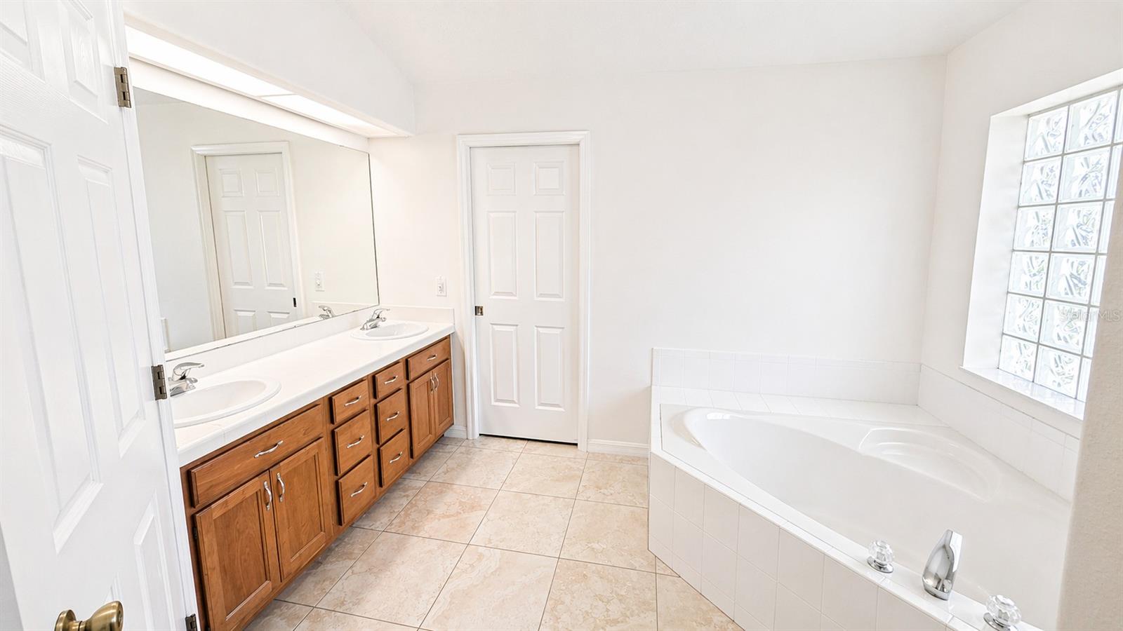 5277 Indian Ocean Loop Property Photo 22