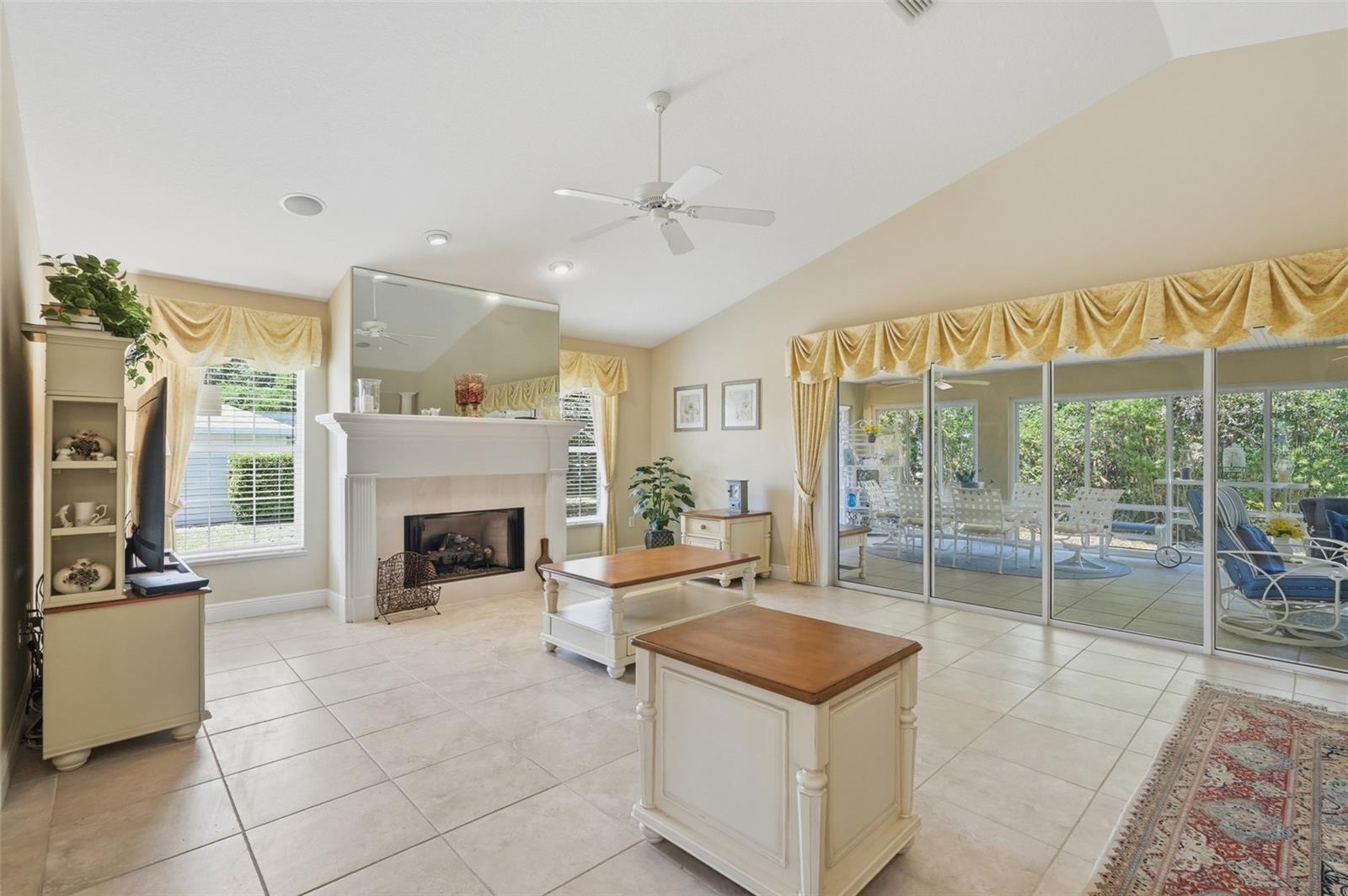 5013 Harbor Hts Property Photo 12