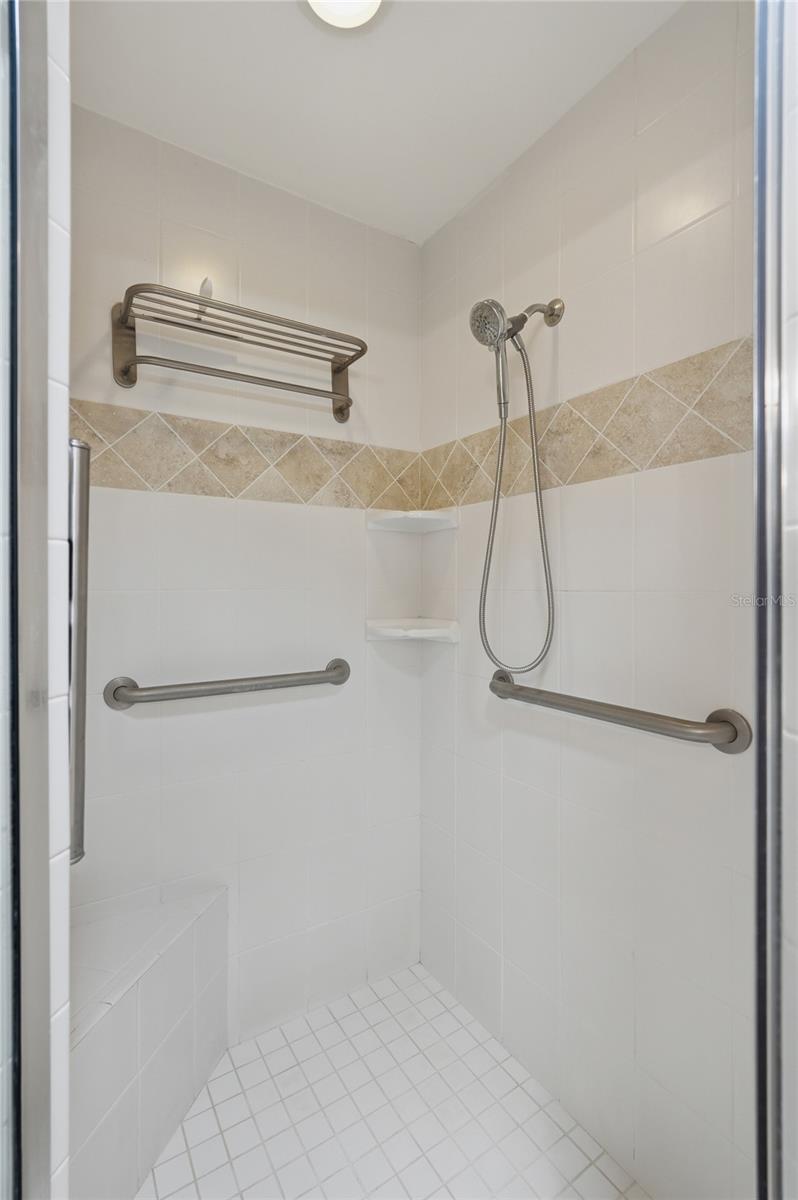5013 Harbor Hts Property Photo 27