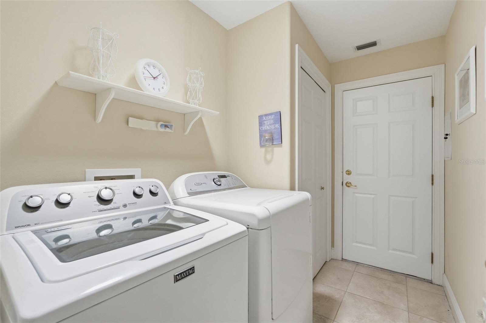 5013 Harbor Hts Property Photo 37