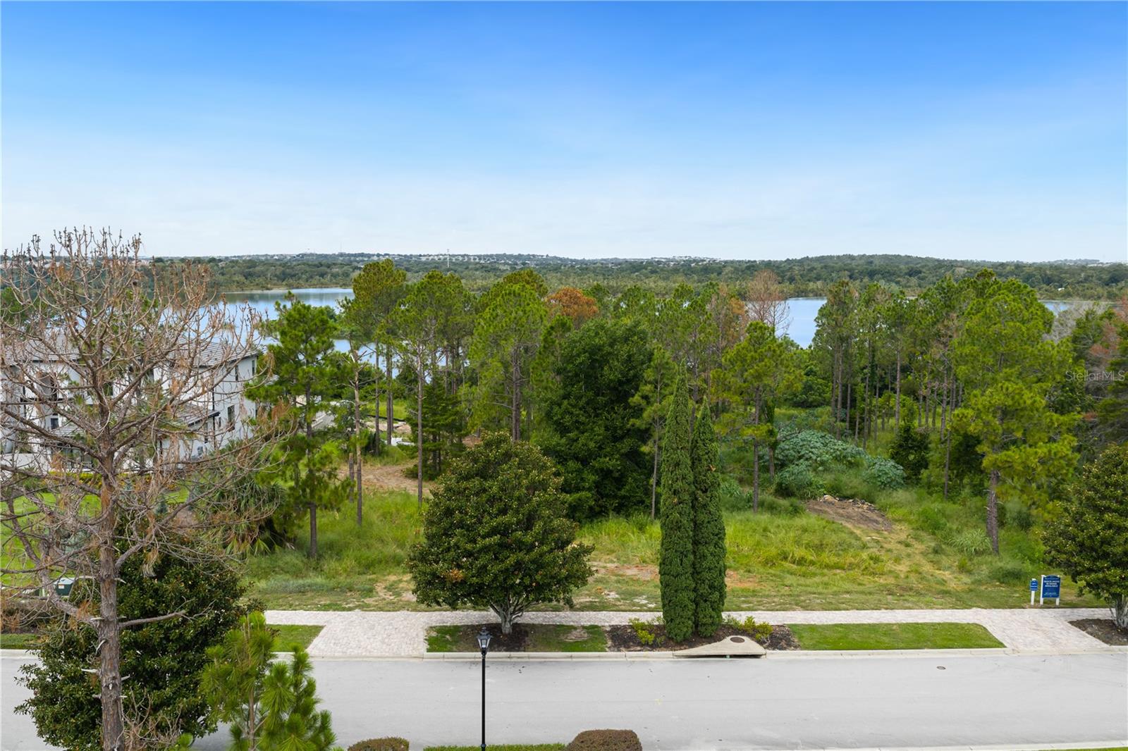16401 Pendio Dr Property Photo 7
