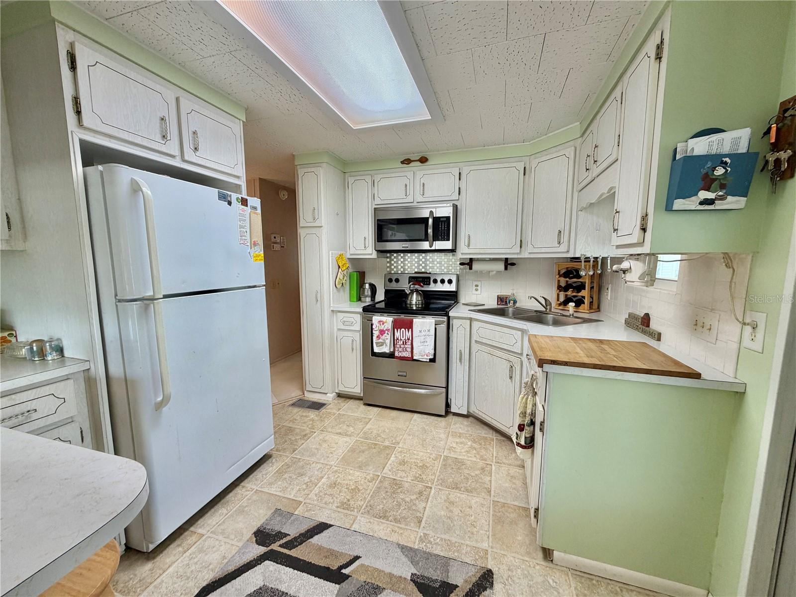 223 Hawthorne Blvd Property Photo 5